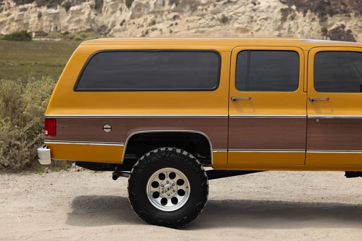 1973 Chevrolet Suburban Cheyenne Super Estate, view