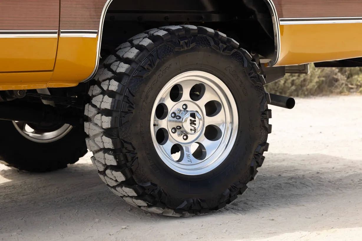 1973 Chevrolet Suburban Cheyenne Super Estate, view