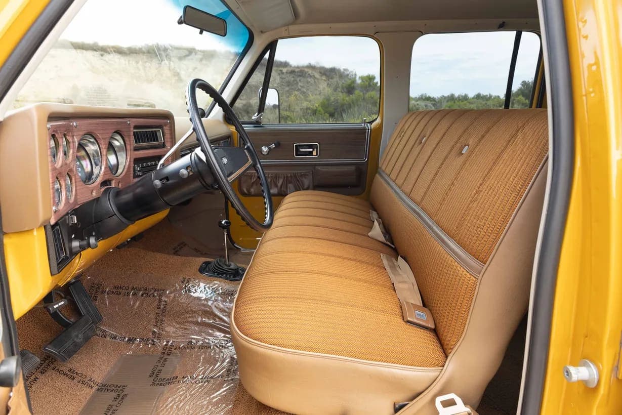 1973 Chevrolet Suburban Cheyenne Super Estate, view