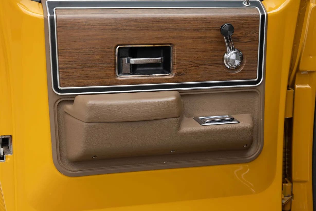 1973 Chevrolet Suburban Cheyenne Super Estate, view