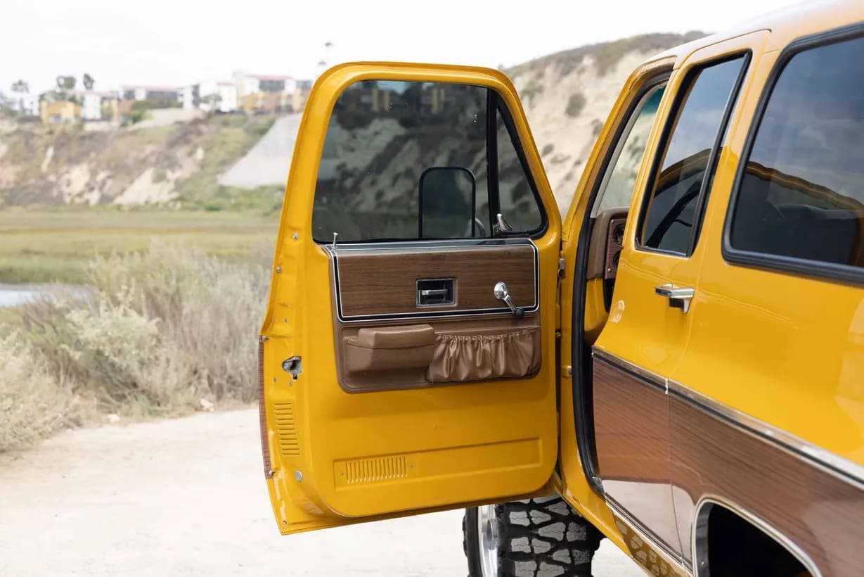 1973 Chevrolet Suburban Cheyenne Super Estate, view