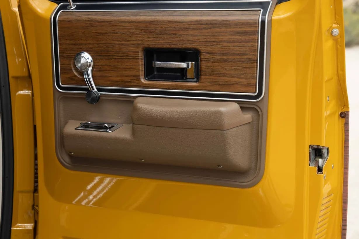 1973 Chevrolet Suburban Cheyenne Super Estate, view