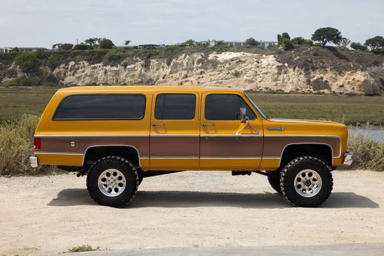 1973 Chevrolet Suburban Cheyenne Super Estate, view