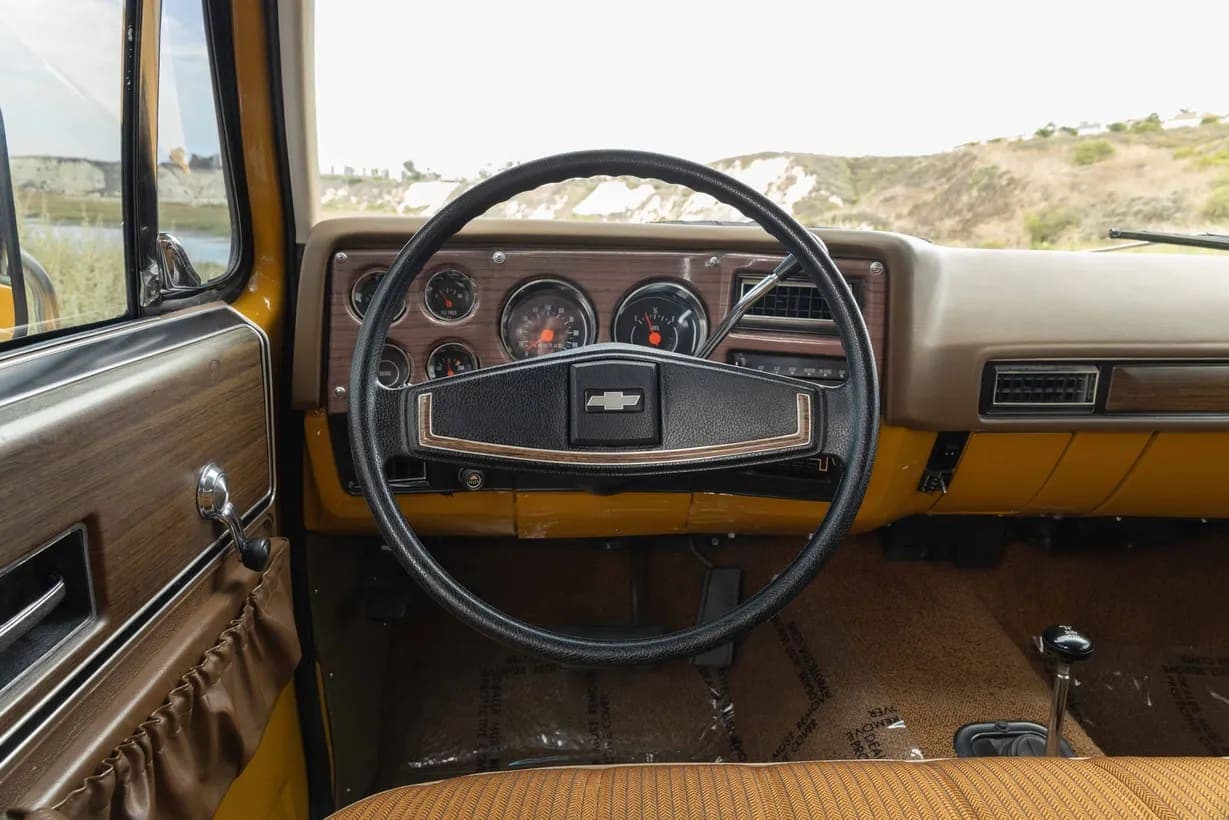 1973 Chevrolet Suburban Cheyenne Super Estate, view