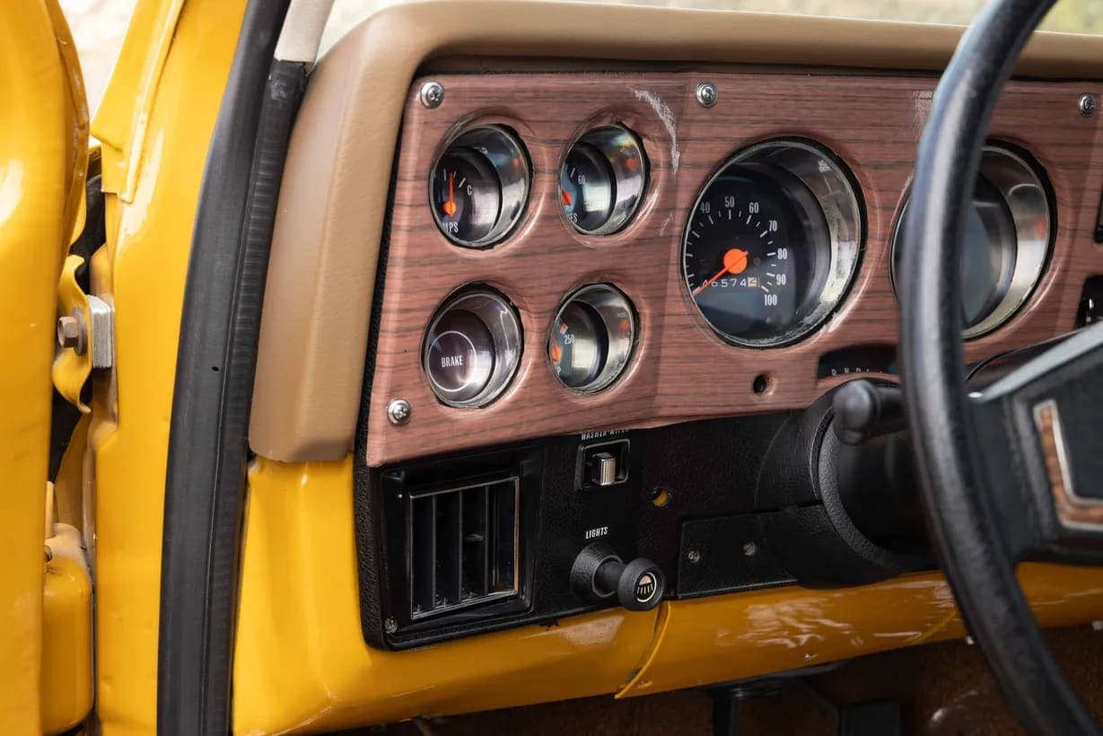 1973 Chevrolet Suburban Cheyenne Super Estate, view