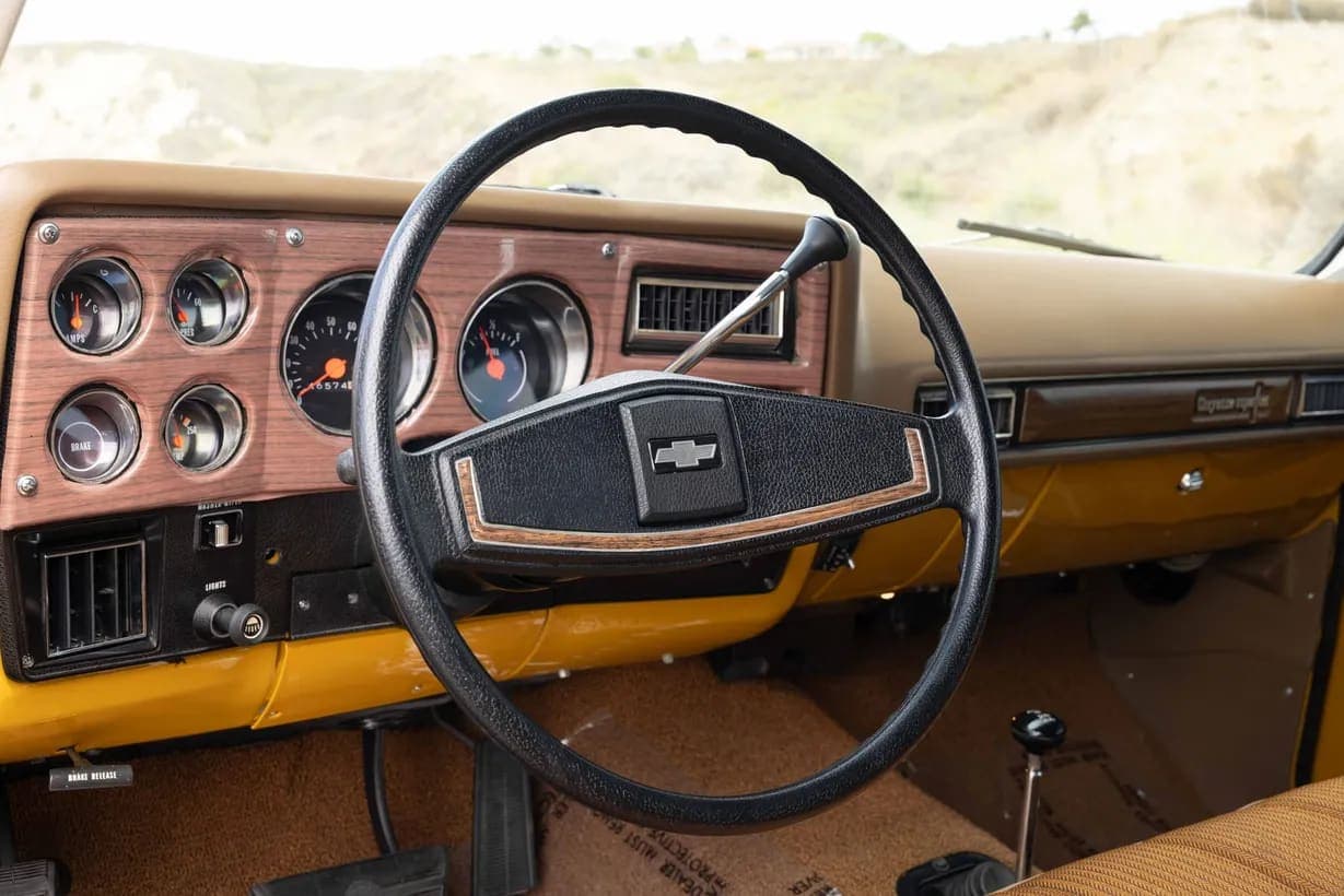1973 Chevrolet Suburban Cheyenne Super Estate, view