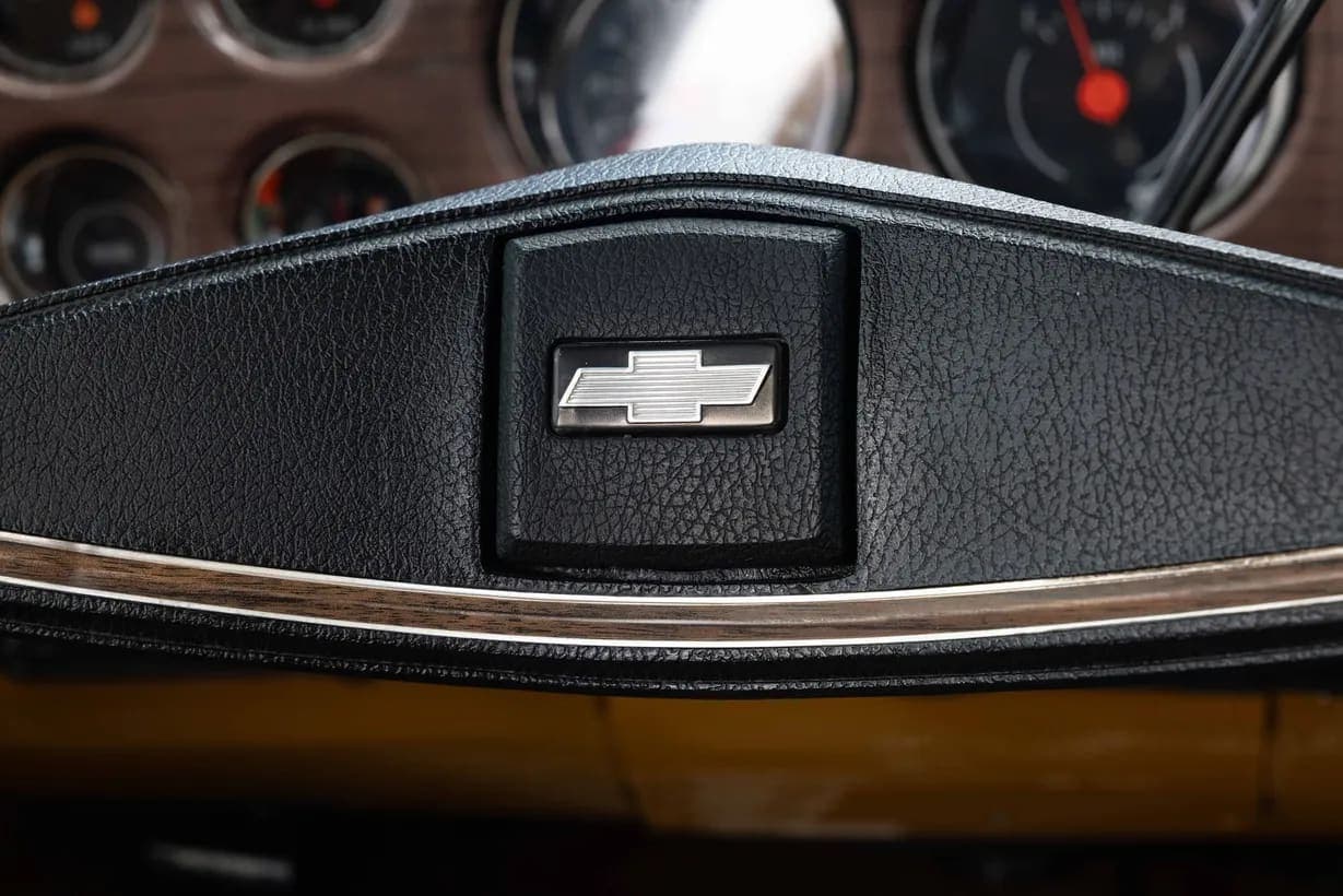 1973 Chevrolet Suburban Cheyenne Super Estate, view