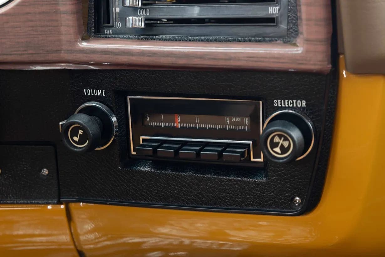 1973 Chevrolet Suburban Cheyenne Super Estate, view