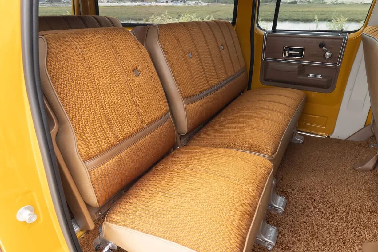 1973 Chevrolet Suburban Cheyenne Super Estate, view