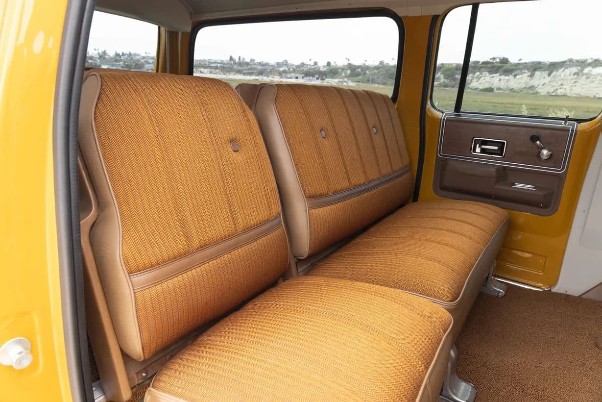 1973 Chevrolet Suburban Cheyenne Super Estate, view