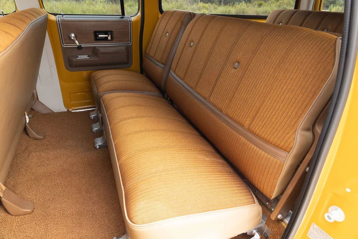 1973 Chevrolet Suburban Cheyenne Super Estate, view