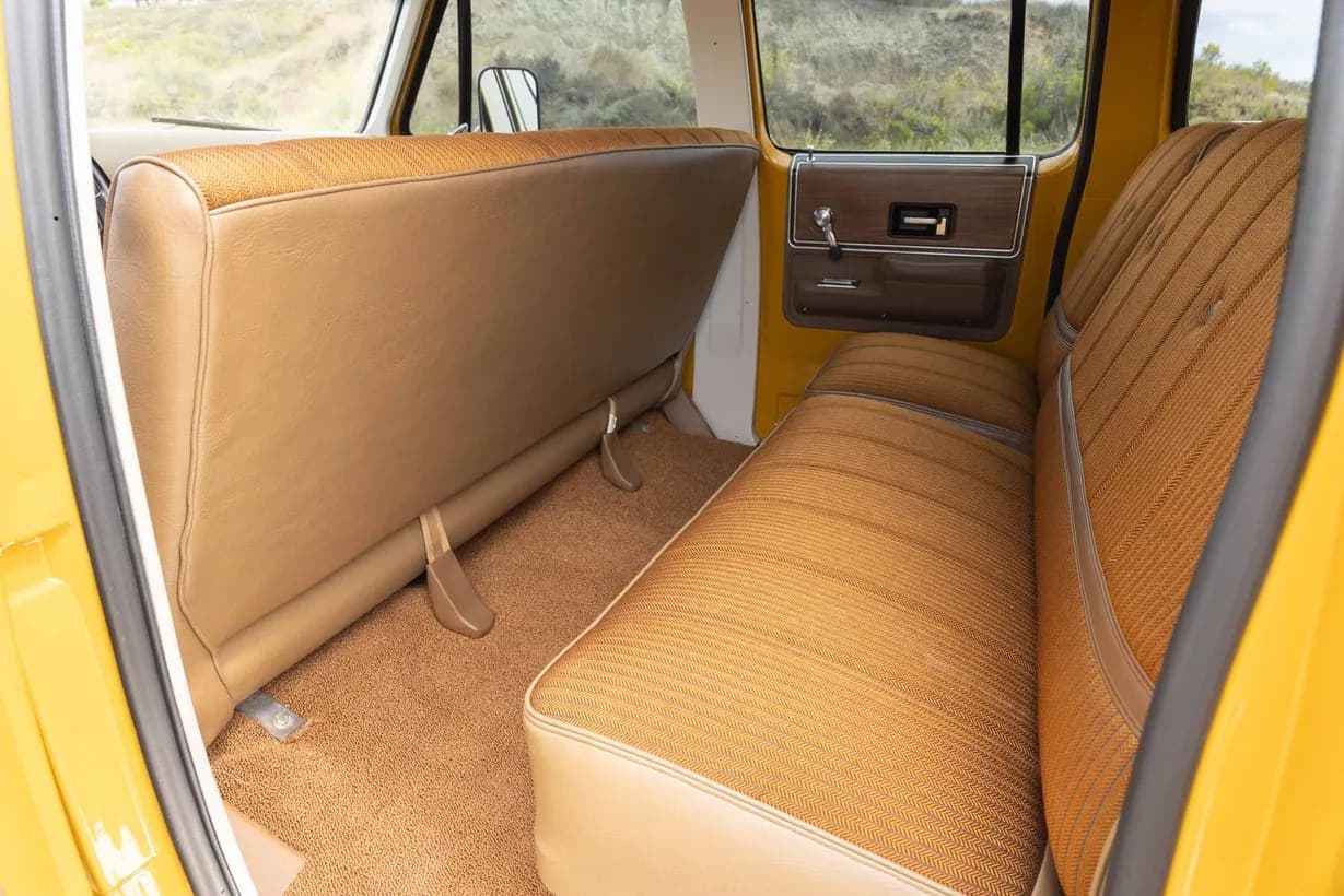 1973 Chevrolet Suburban Cheyenne Super Estate, view