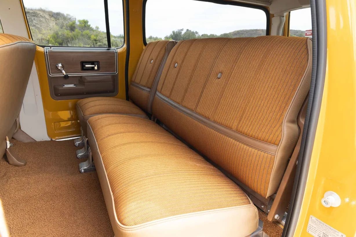 1973 Chevrolet Suburban Cheyenne Super Estate, view