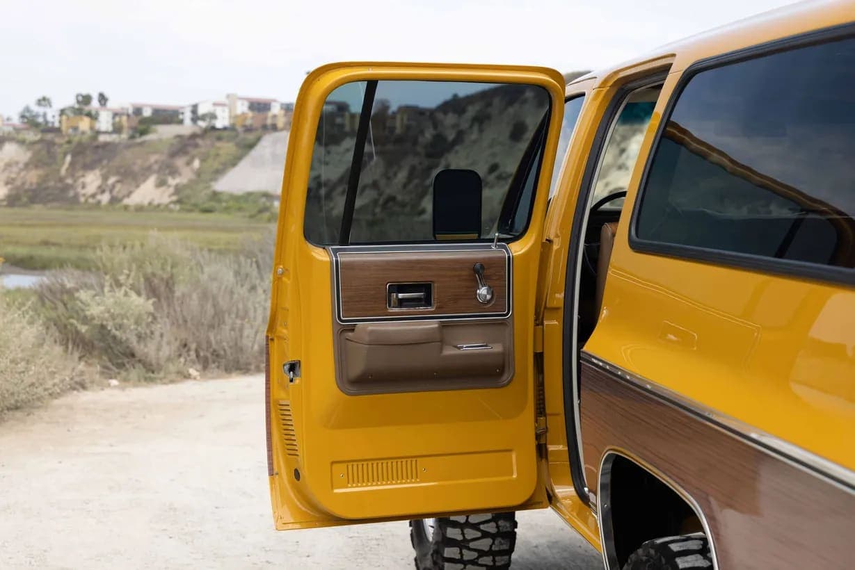 1973 Chevrolet Suburban Cheyenne Super Estate, view