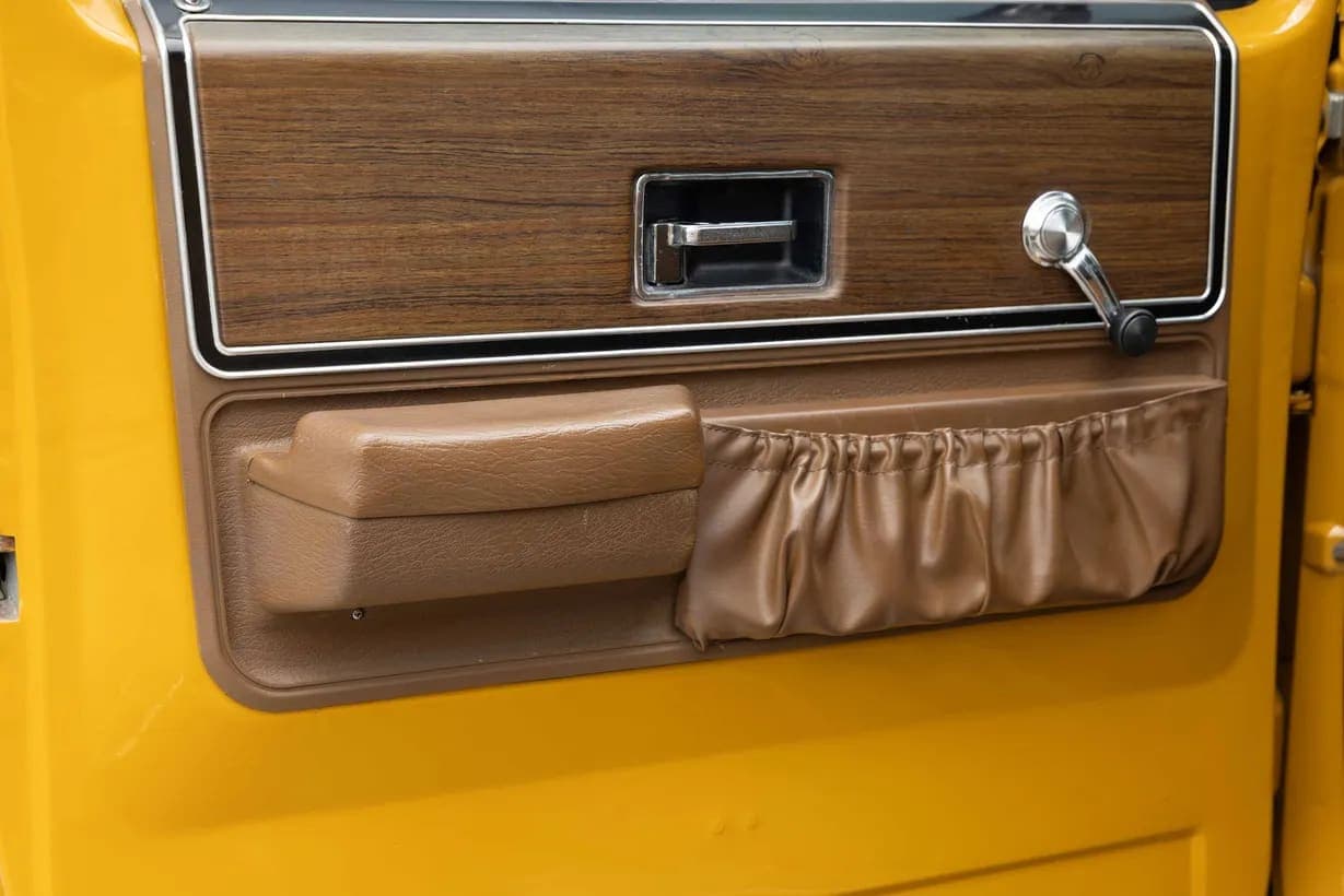 1973 Chevrolet Suburban Cheyenne Super Estate, view