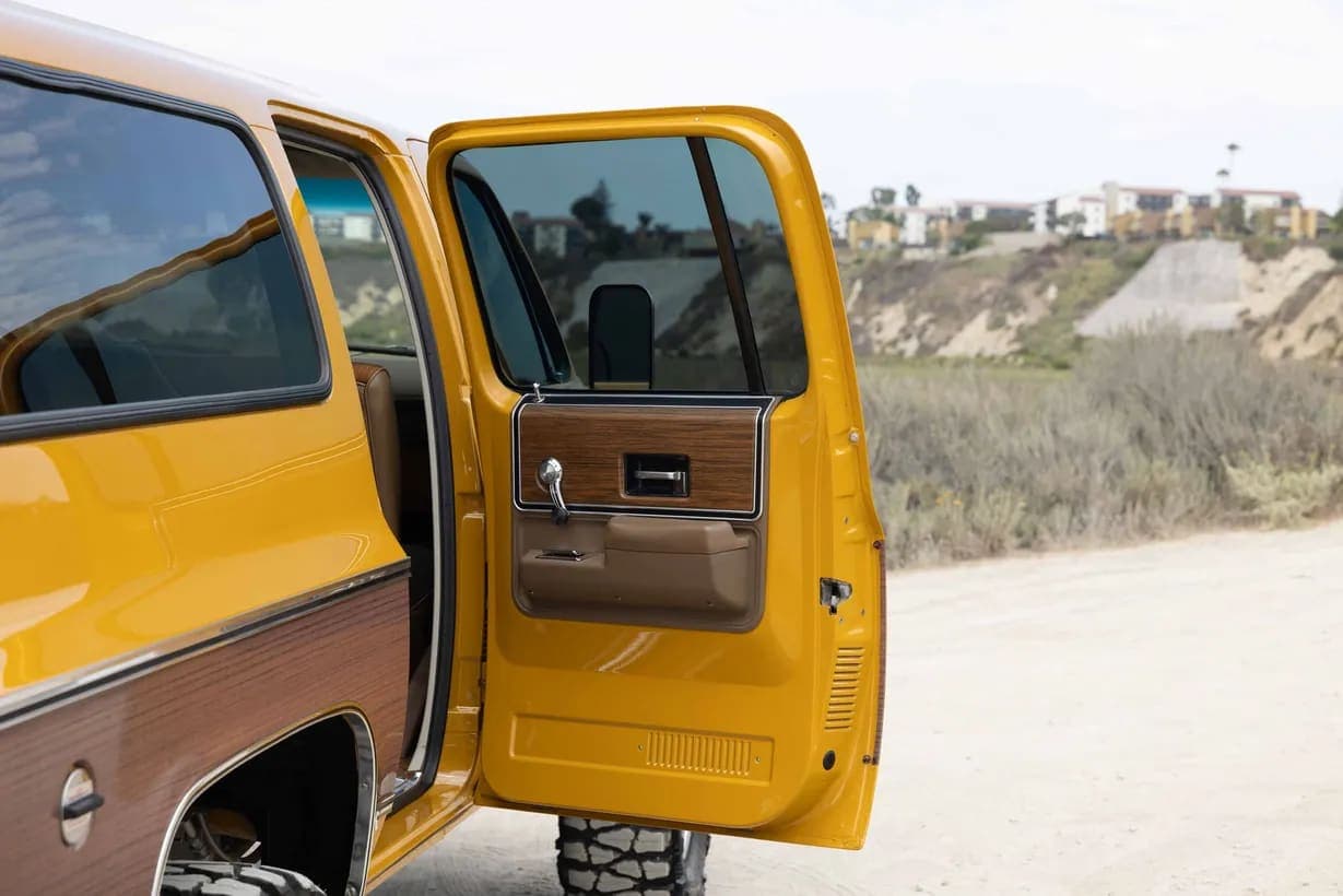 1973 Chevrolet Suburban Cheyenne Super Estate, view