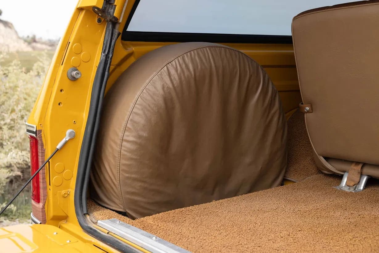 1973 Chevrolet Suburban Cheyenne Super Estate, view