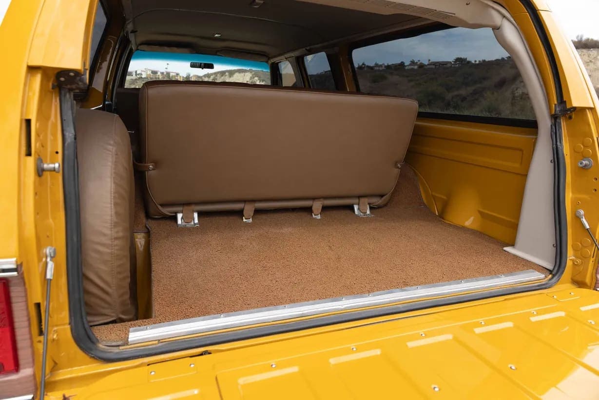 1973 Chevrolet Suburban Cheyenne Super Estate, view