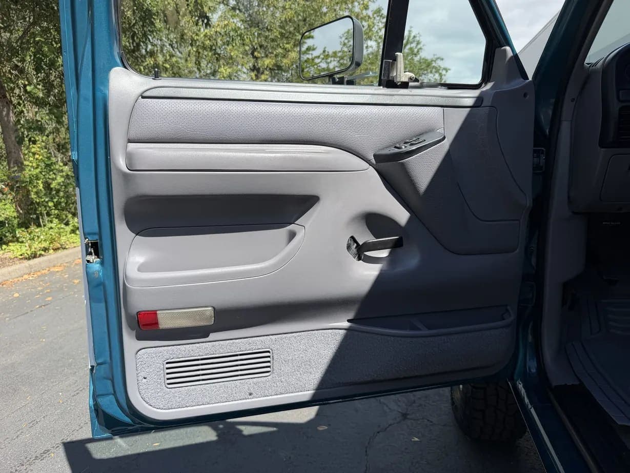 1996 Ford F-350 XLT Power Stroke, view