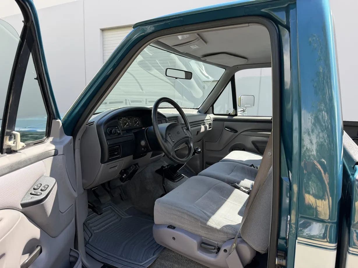 1996 Ford F-350 XLT Power Stroke, view