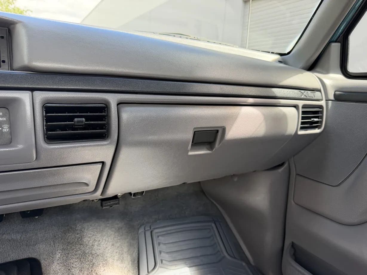 1996 Ford F-350 XLT Power Stroke, view