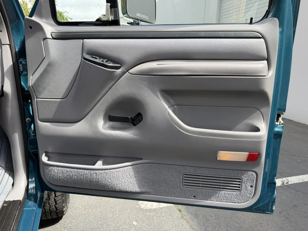 1996 Ford F-350 XLT Power Stroke, view