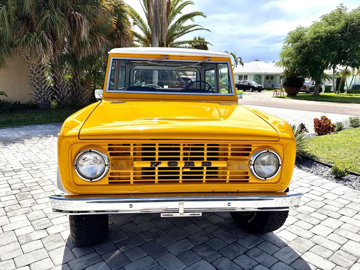 1972 Ford Bronco 302, view