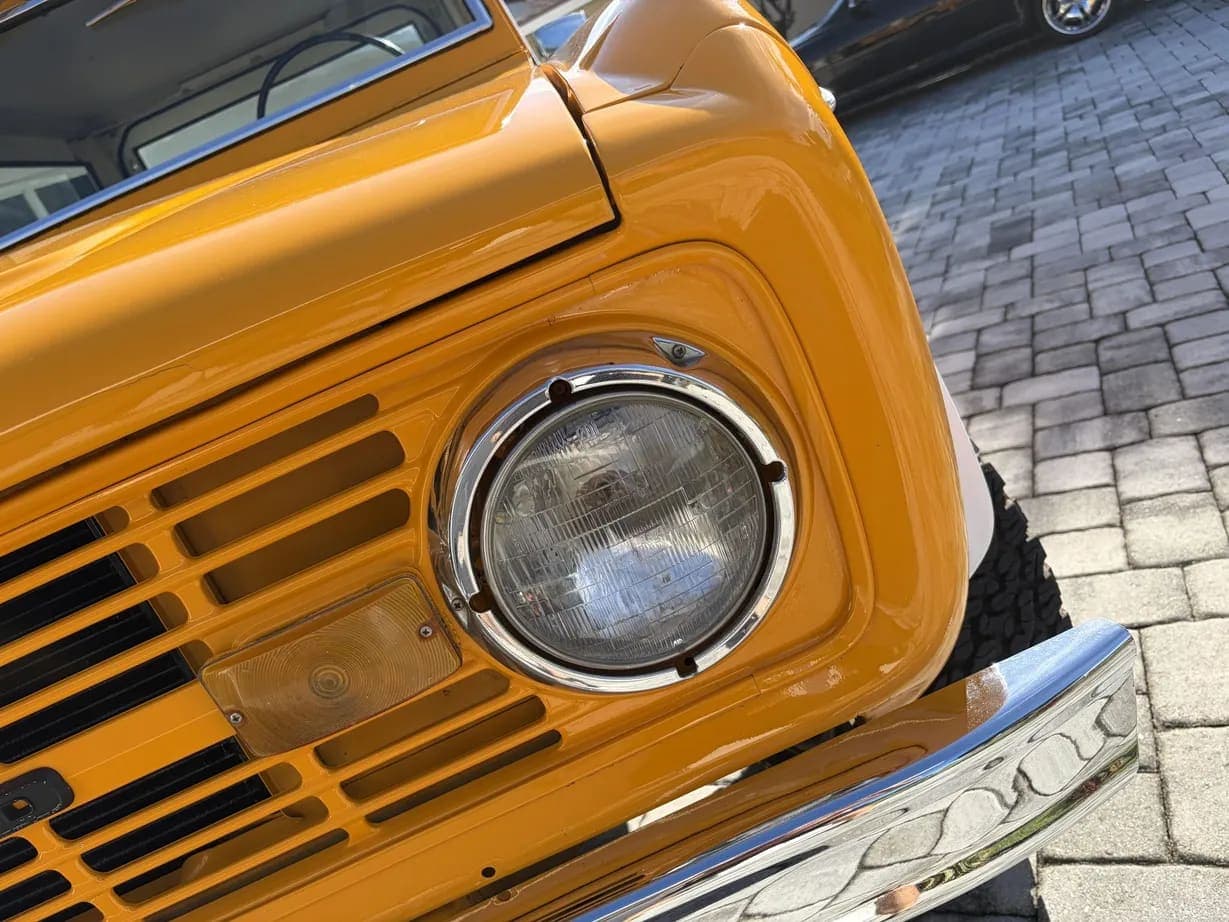 1972 Ford Bronco 302, view