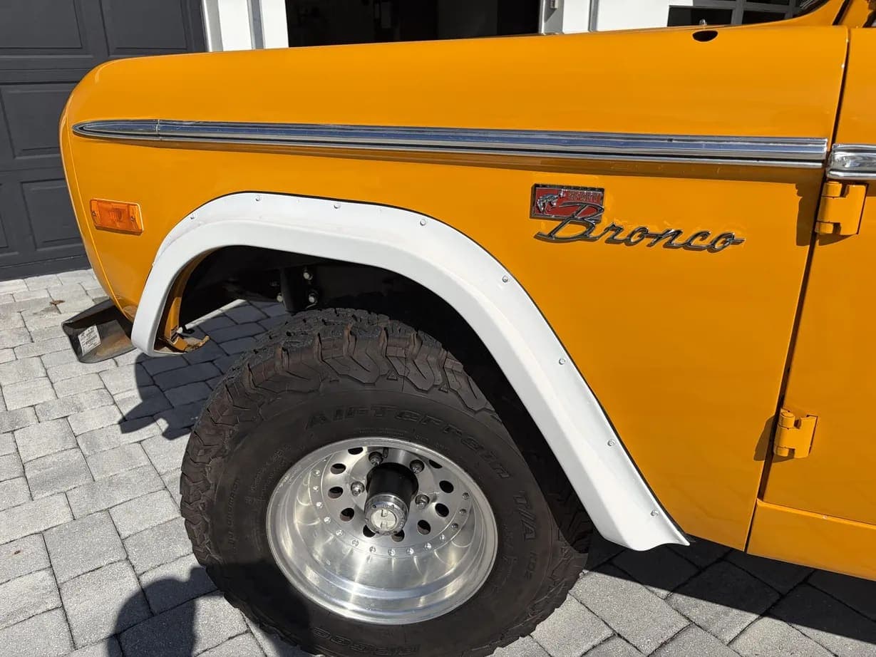 1972 Ford Bronco 302, view