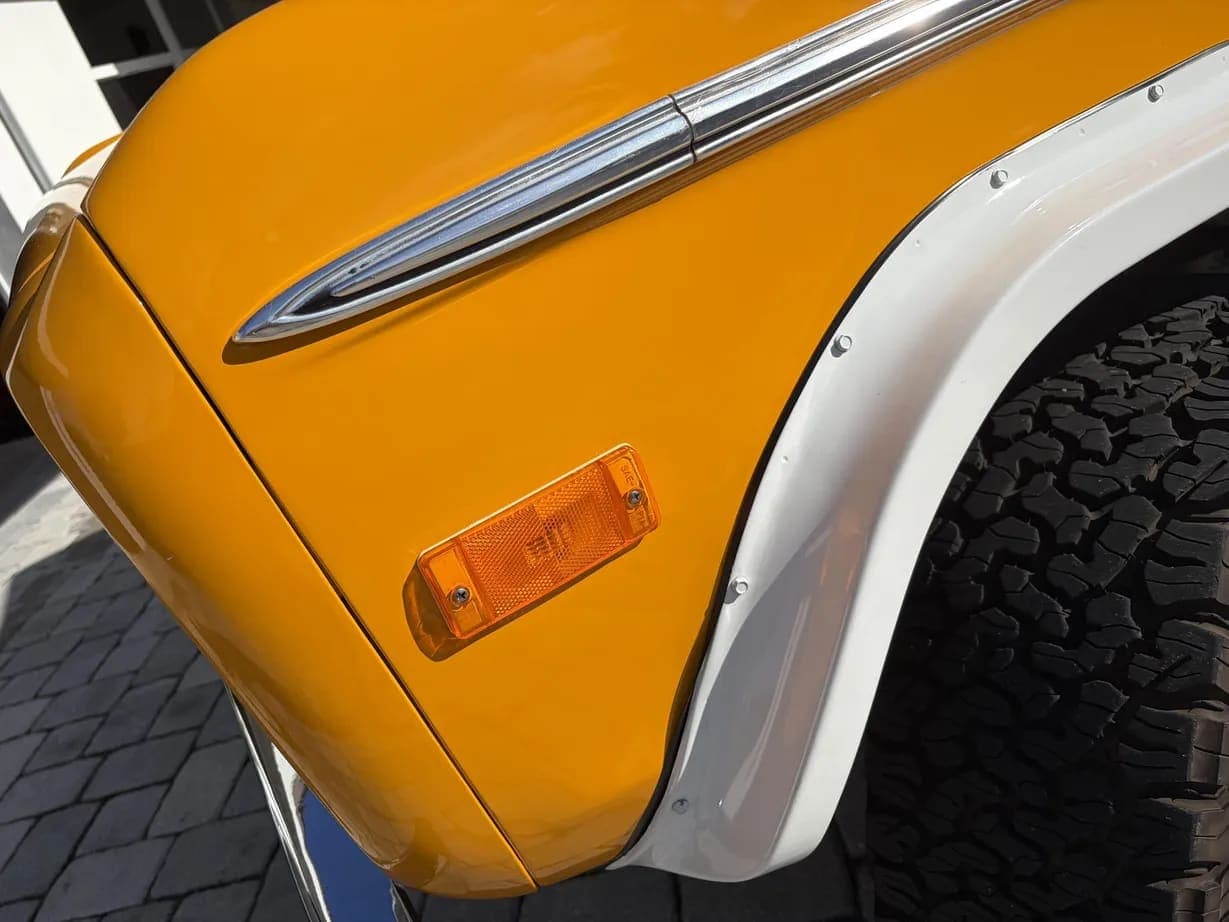 1972 Ford Bronco 302, view