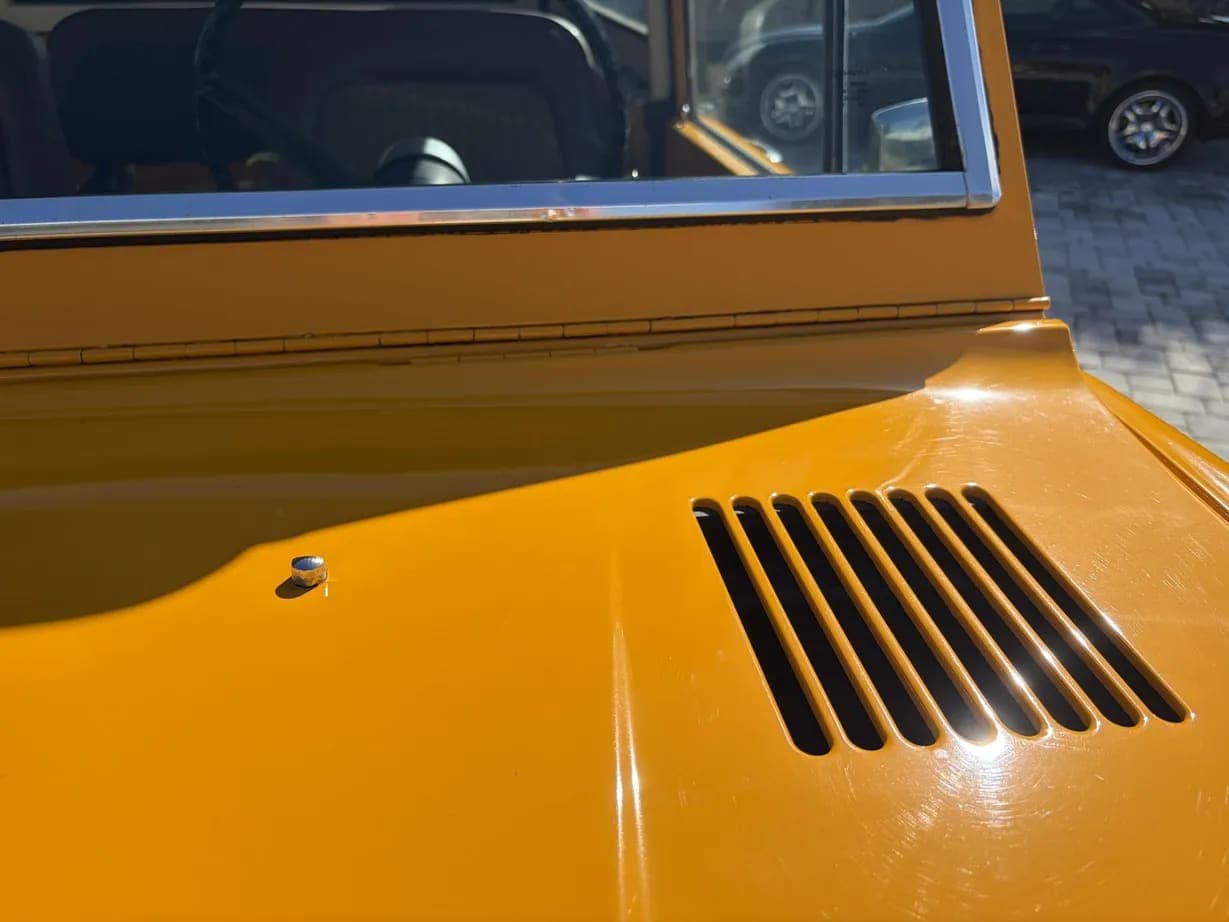 1972 Ford Bronco 302, view