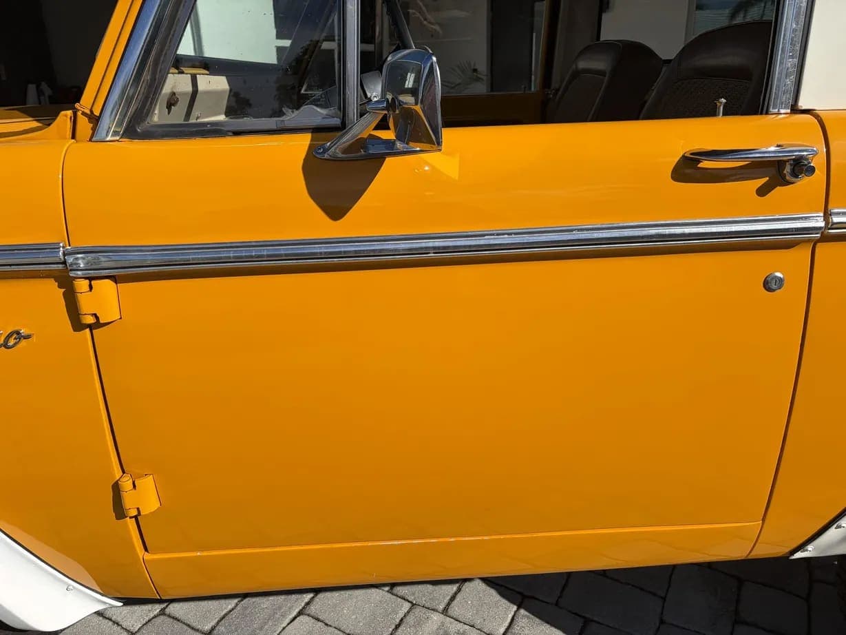 1972 Ford Bronco 302, view