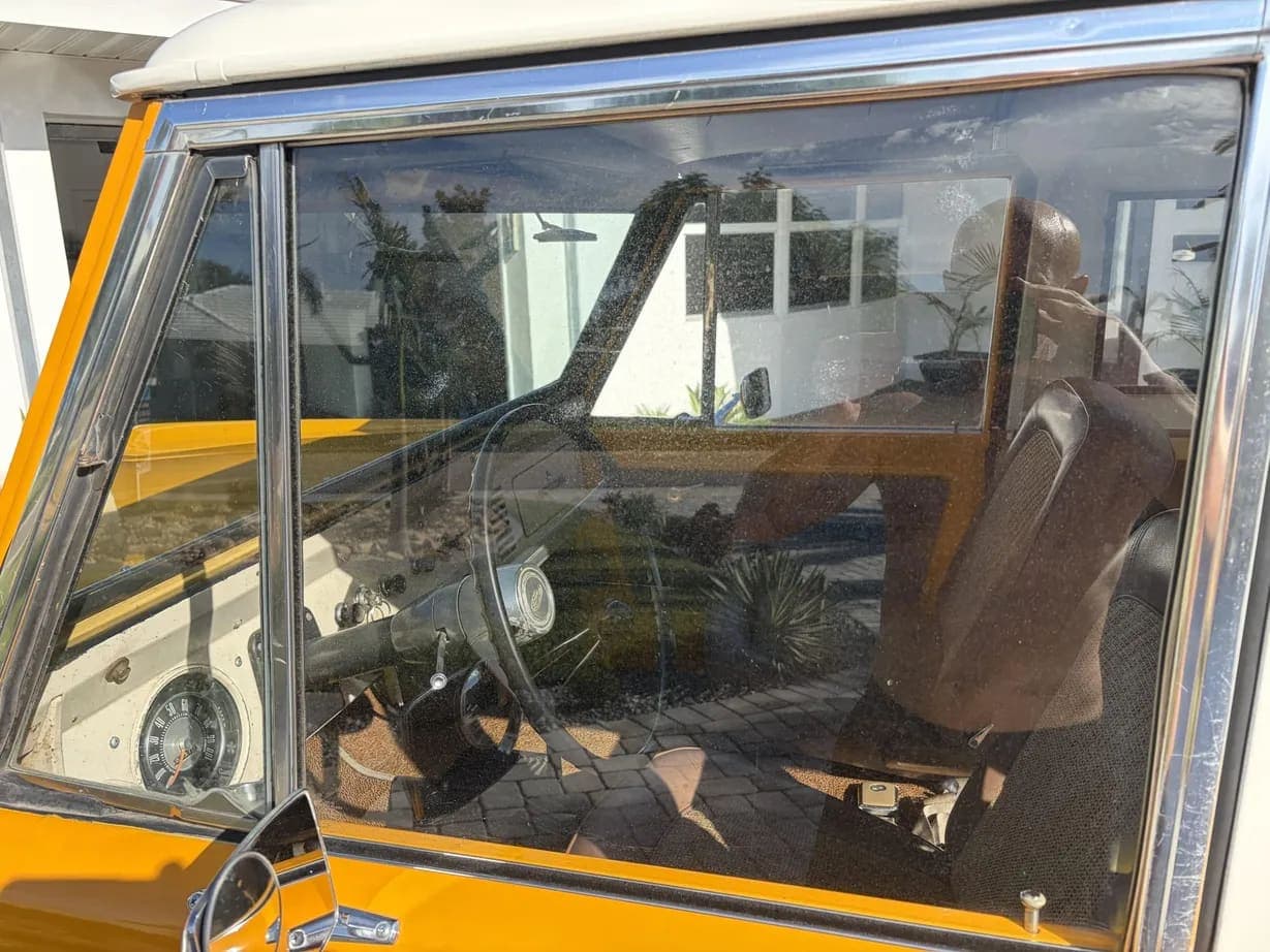 1972 Ford Bronco 302, view