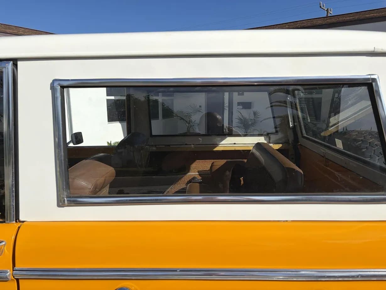 1972 Ford Bronco 302, view