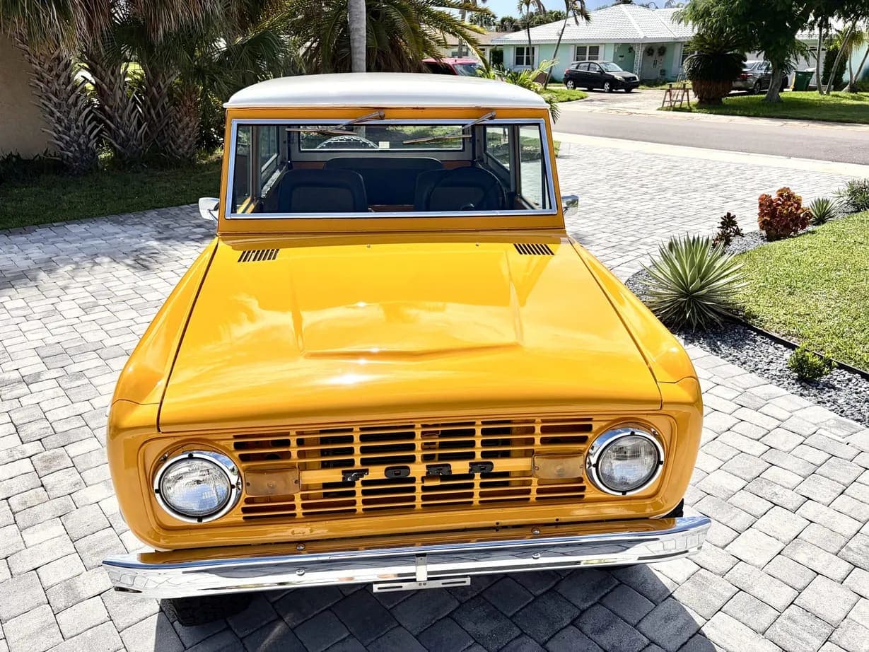 1972 Ford Bronco 302, view