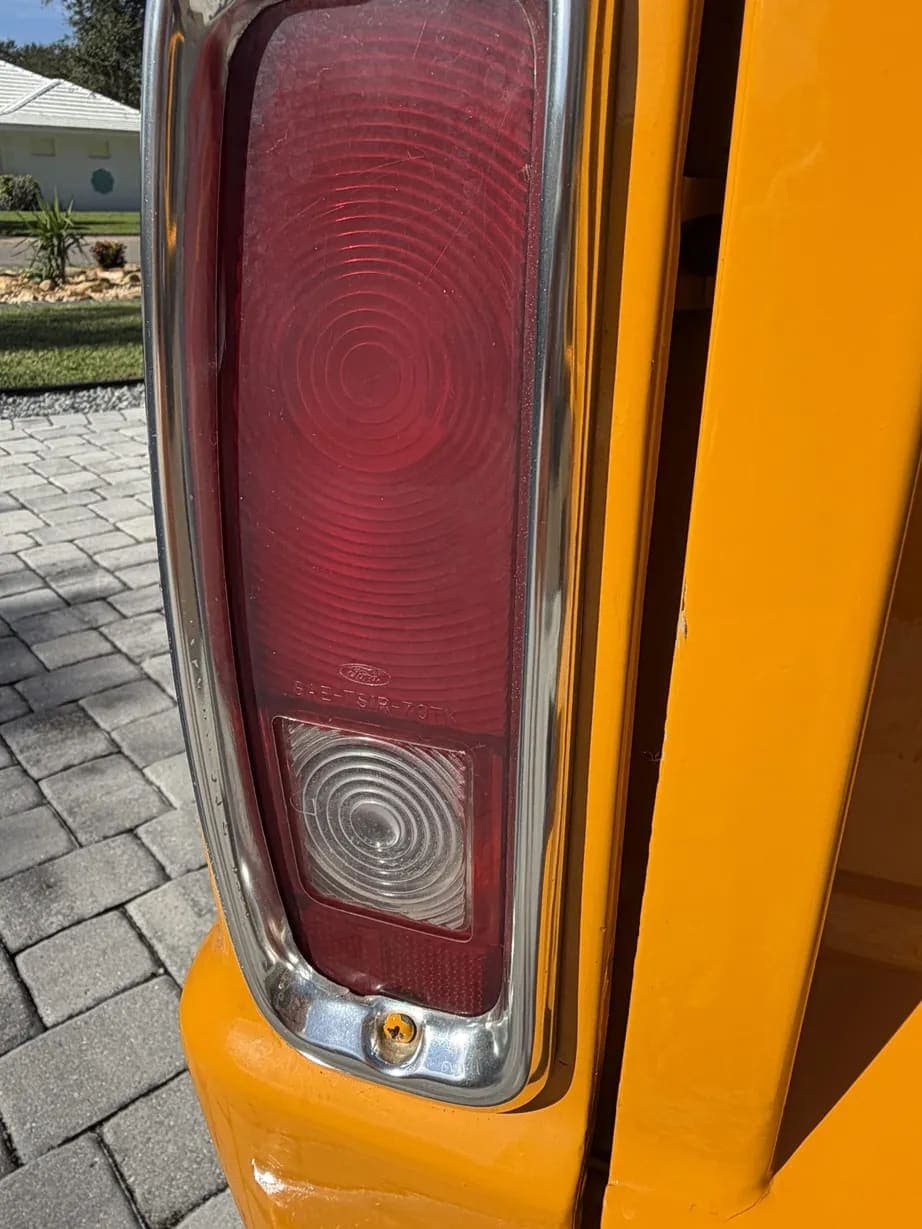 1972 Ford Bronco 302, view