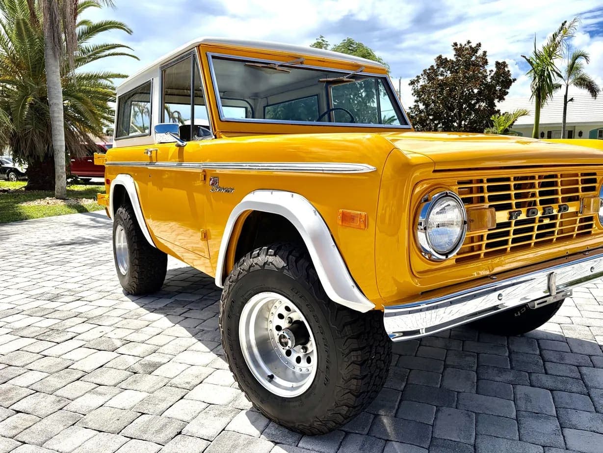 1972 Ford Bronco 302, view