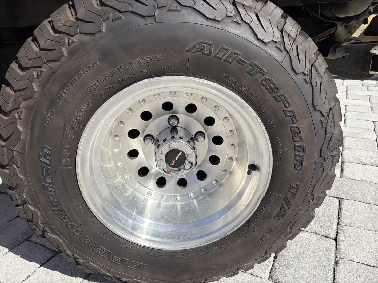 1972 Ford Bronco 302, view