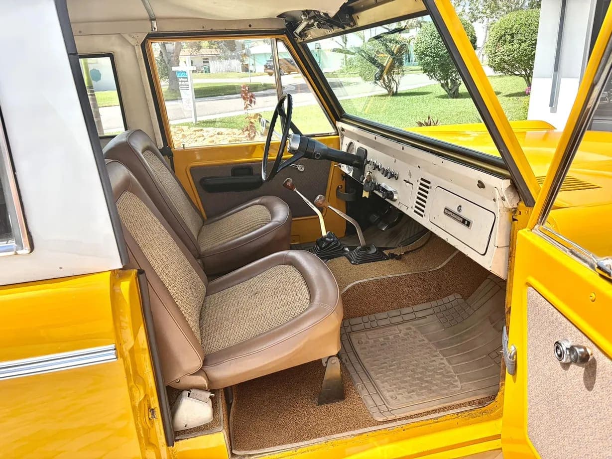 1972 Ford Bronco 302, view