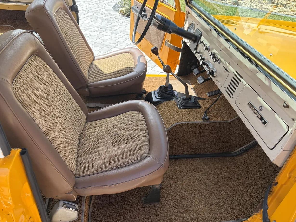 1972 Ford Bronco 302, view