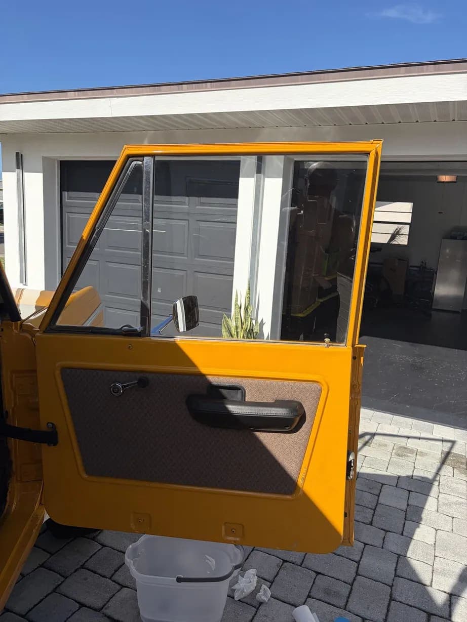 1972 Ford Bronco 302, view