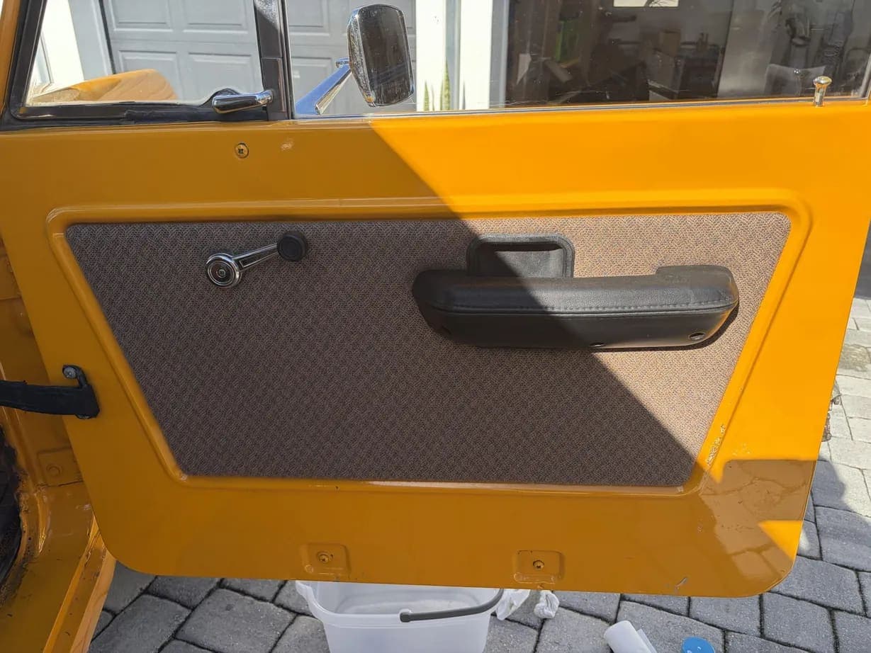 1972 Ford Bronco 302, view
