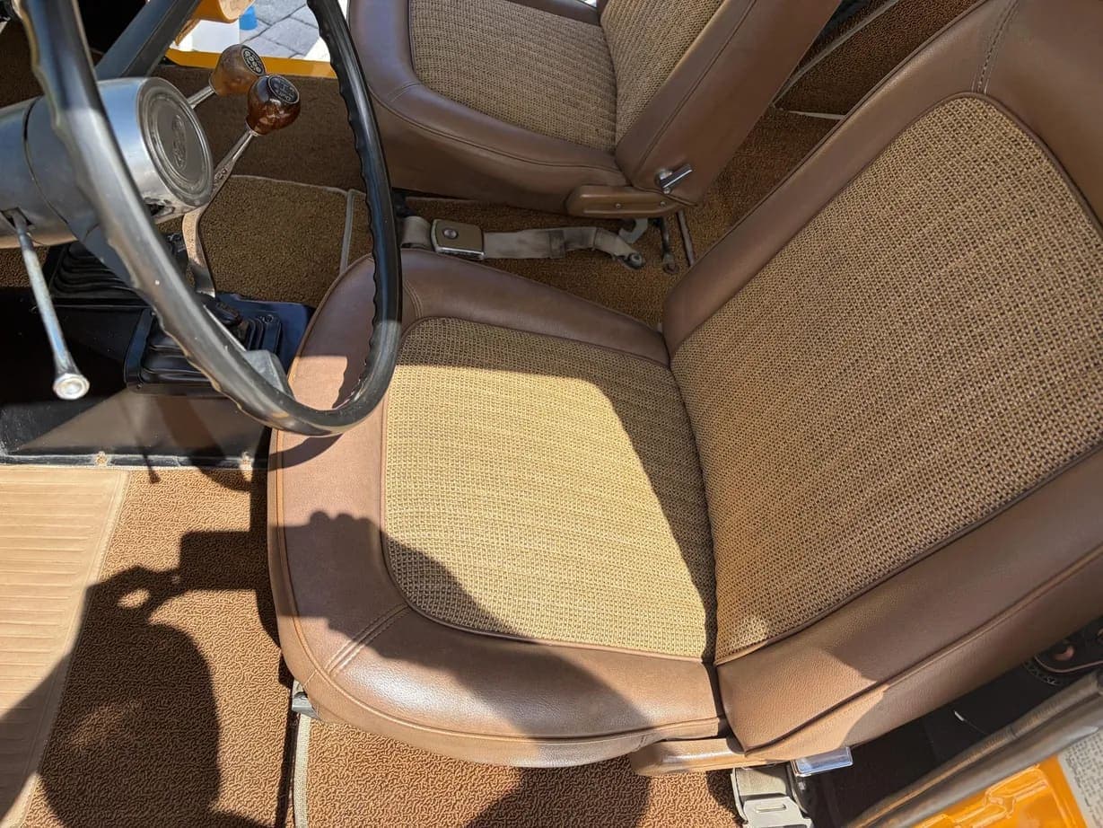 1972 Ford Bronco 302, view
