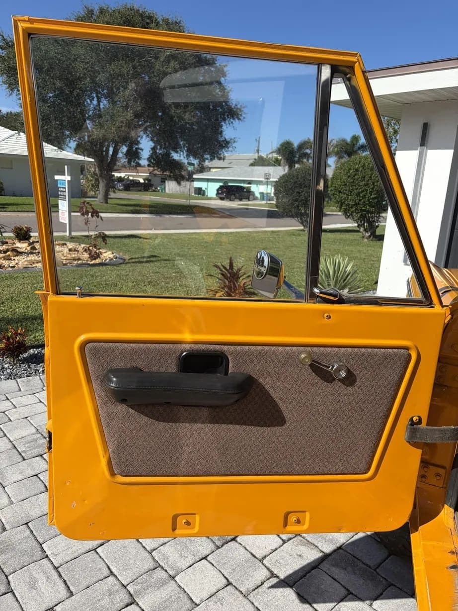 1972 Ford Bronco 302, view