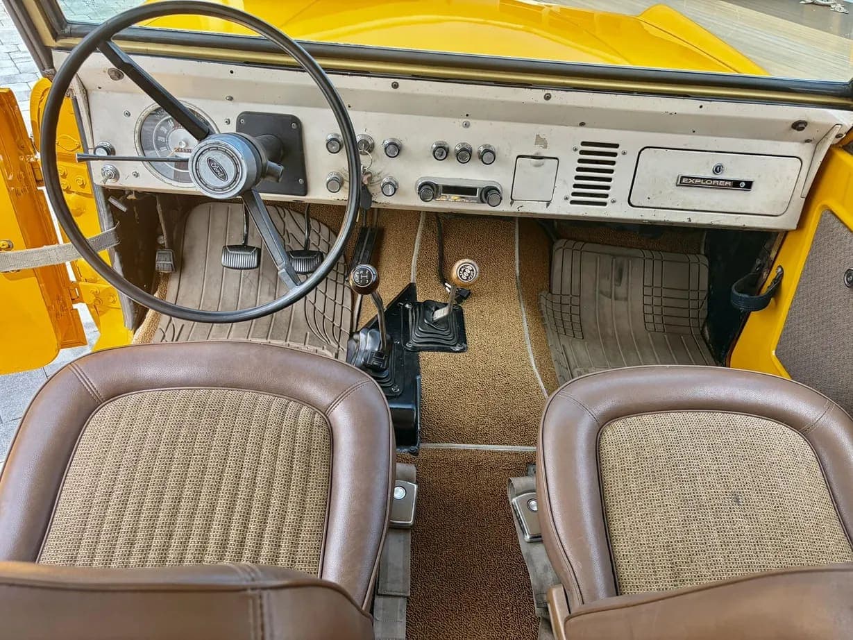 1972 Ford Bronco 302, view