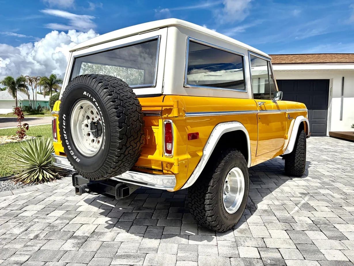 1972 Ford Bronco 302, view