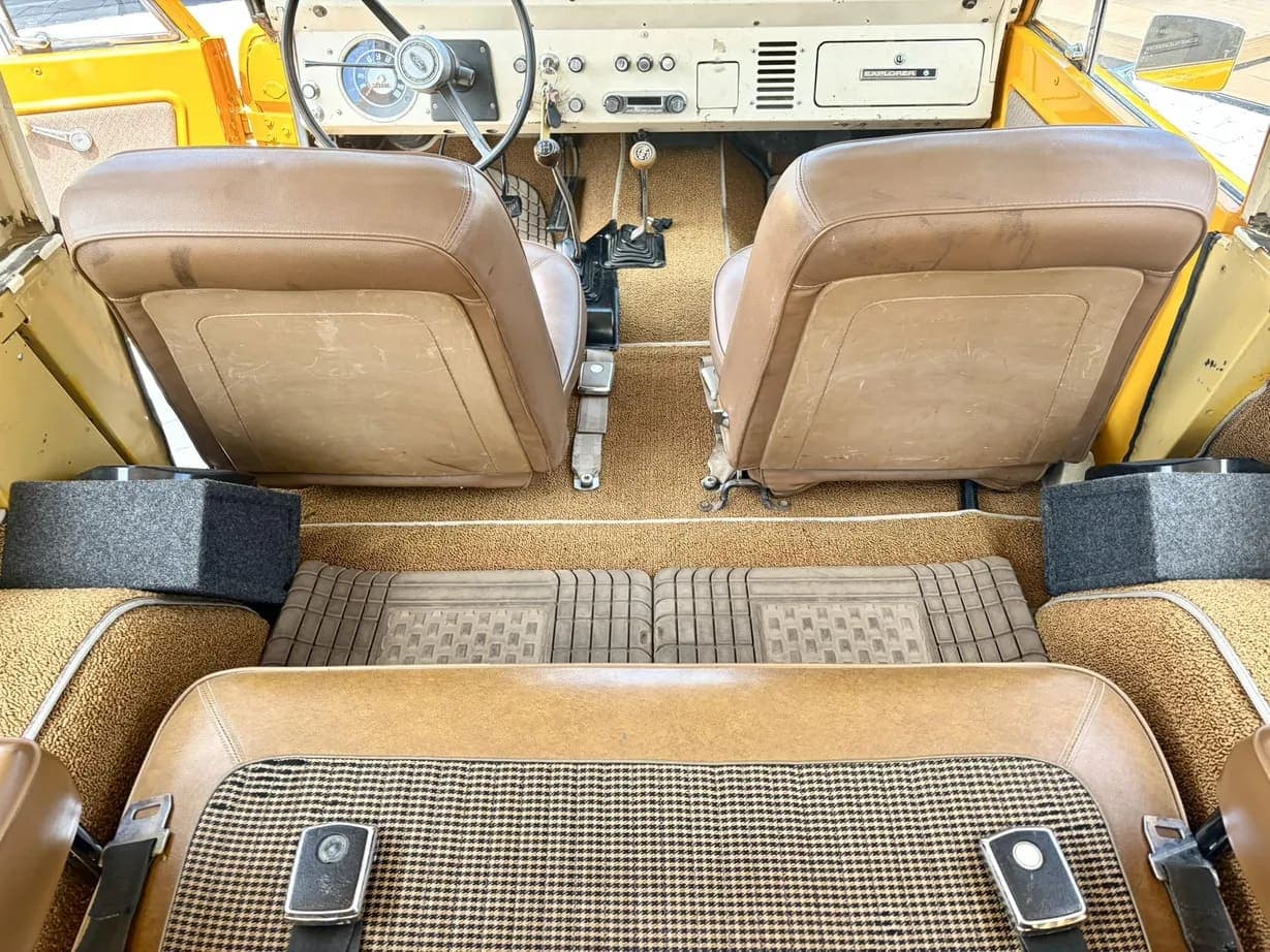 1972 Ford Bronco 302, view