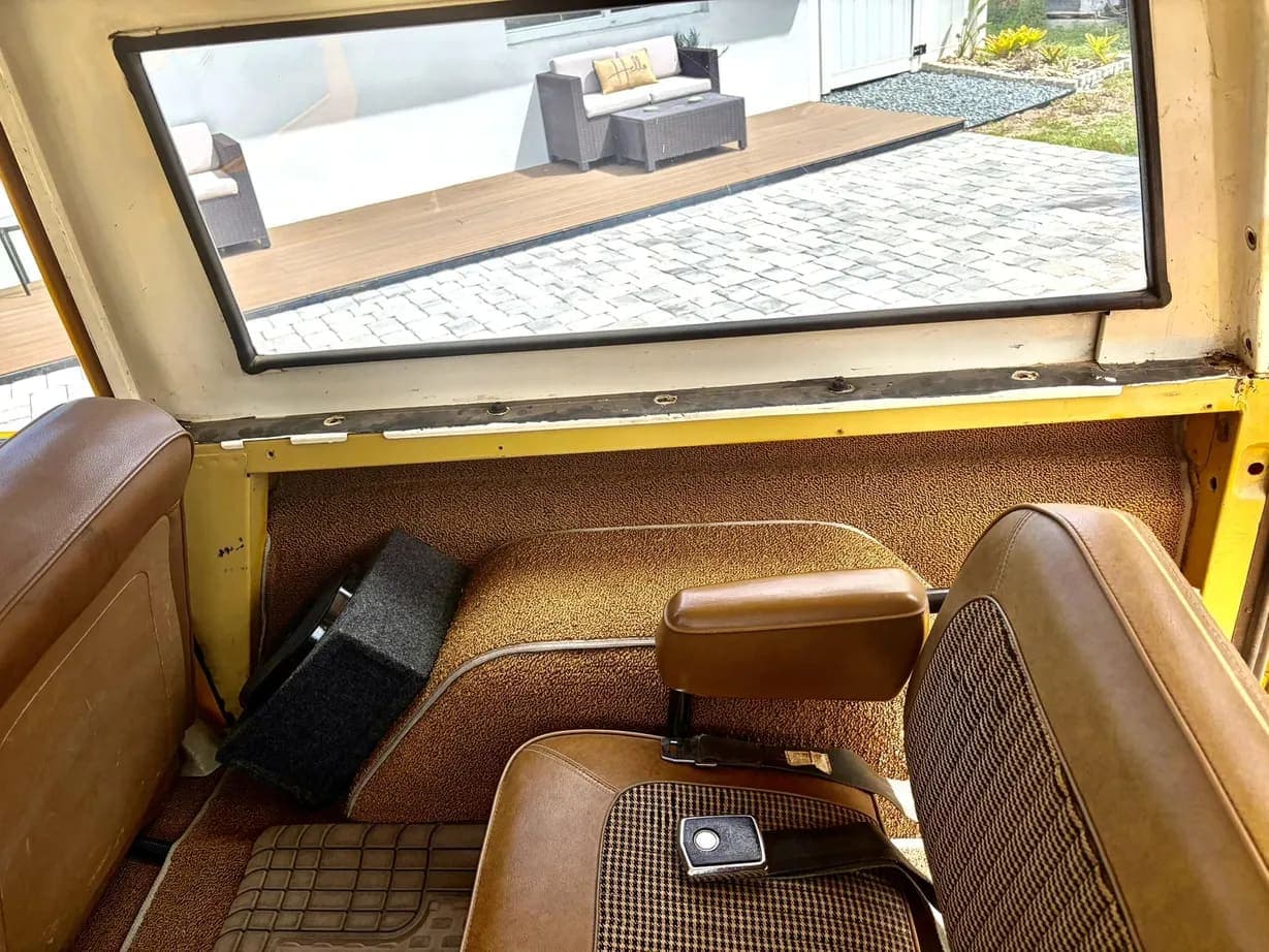 1972 Ford Bronco 302, view