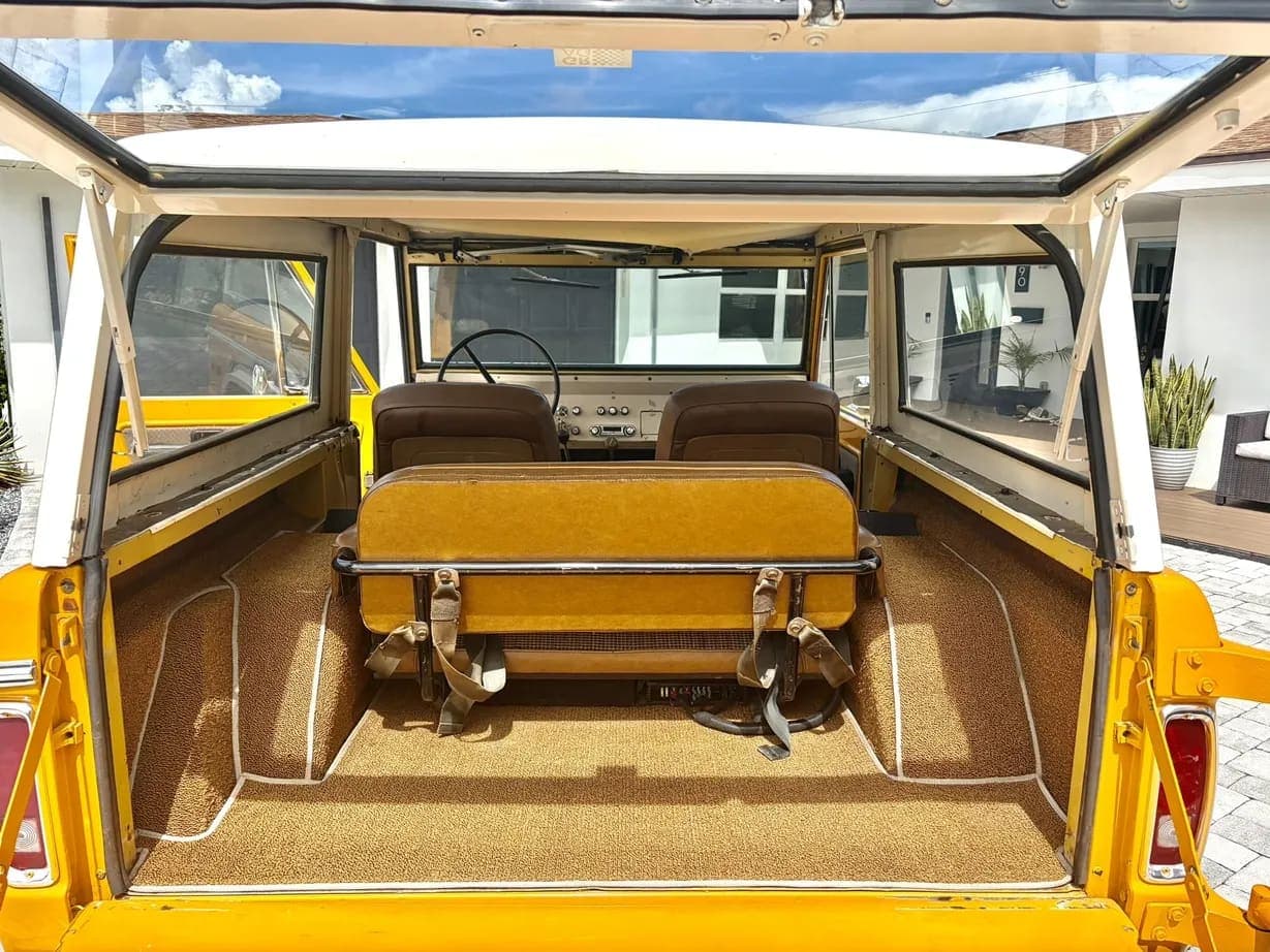 1972 Ford Bronco 302, view