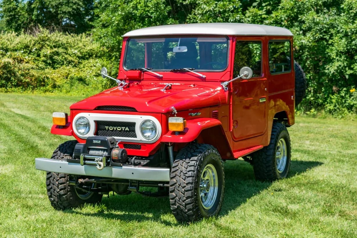 1975 Toyota Land Cruiser FJ40 4-Speed exterior